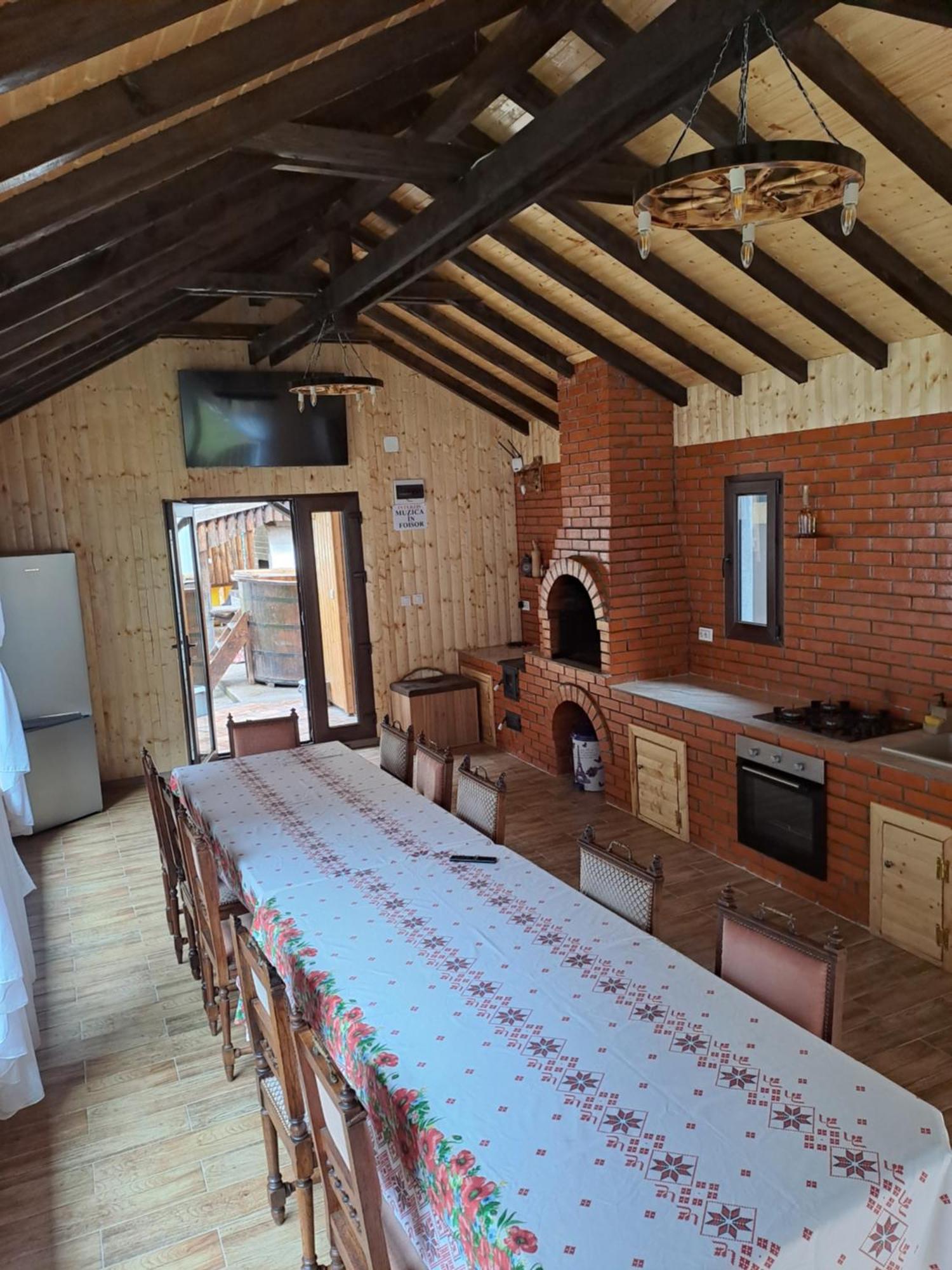 Villa Casa Raul Rucăr Exterior foto